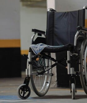 Σπάνια περίπτωση υδρανεγκεφαλίας στις ΗΠΑ - Η Άλεξ πήγε κόντρα στο προσδόκιμο ζωής και γιορτάζει τα 20ά της γενέθλια