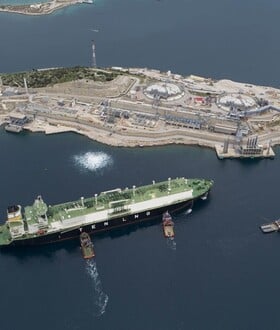 Τι σημαίνουν οι συμφωνίες για την ενέργεια με τις ΗΠΑ και πόσο συμφέρουν την Ελλάδα 