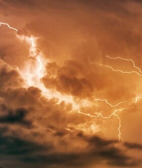 Καιρός: Από απόψε ισχυρές καταιγίδες και βροχές με διάρκεια - Ανησυχίες για πλημμυρικά φαινόμενα