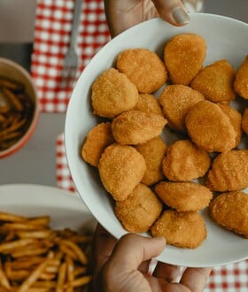 Τα υπερεπεξεργασμένα τρόφιμα συνδέονται με βλάβες σε όλα τα συστήματα του οργανισμού, σύμφωνα με νέα μελέτη