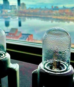 ΓΙΑ ΣΚ - Συσκευή «τινάζει» τον αέρα και βγάζει πόσιμο νερό μέσα σε λίγα λεπτά