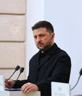 ΗΠΑ: Εάν δεν υπογράψει ο Ζελένσκι, η Ουκρανία θα βρεθεί αντιμέτωπη με χειρότερη συμφωνία