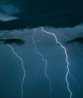 Έκτακτο δελτίο καιρού: Ισχυρή κακοκαιρία από αύριο με βροχές και καταιγίδες