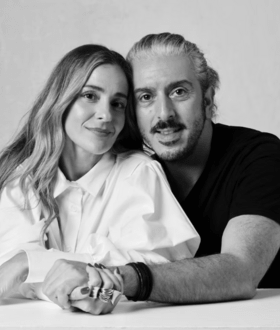 Μάνος Χατζιδάκις: Ο γιος του προσφεύγει στη Δικαιοσύνη για την παγκόσμια περιοδεία – Τι απαντά η εταιρεία παραγωγής