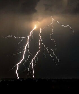 Κακοκαιρία Adel: Σε κλοιό επικίνδυνων φαινομένων τα επόμενα 24ωρα η χώρα - Οι μετεωρολόγοι προειδοποιούν