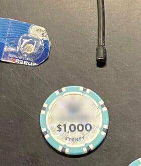 Κρυφή κάμερα και ακουστικά: Πώς ένα ζευγάρι «κέρδισε» 500.000 σε καζίνο του Σίδνεϊ