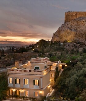 Σπίτι «στη σκιά» της Ακρόπολης πωλείται για 9.5 εκατομμύρια ευρώ