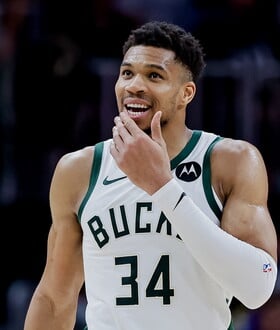 Οι αναρτήσεις για τους Μπακς εξαφανίστηκαν από τα social του Γιάννη - Φουντώνουν τα ερωτήματα για το μέλλον του