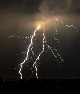 Καιρός - Τσατραφύλλιας: Έρχεται κρίσιμο 48ωρο με καταιγίδες, χαλαζοπτώσεις, νοτιάδες και χιόνια