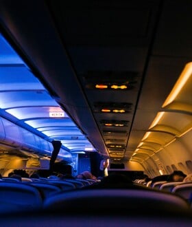 Σ/Κ: Πόσο καθαρός είναι πραγματικά ο αέρας στα αεροπλάνα;