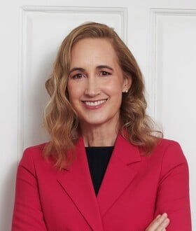 Sophie Kinsella: Πέθανε η συγγραφέας των best seller μυθιστορημάτων «Shopaholic» 