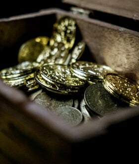 Σκάνδαλο ΟΠΕΚΕΠΕ: Στους 16 οι συλληφθέντες – Βρέθηκαν χιλιάδες ευρώ και χρυσές λίρες