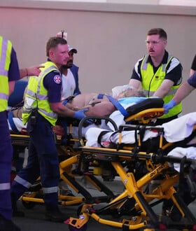 Tρομοκρατική επίθεση στο Σίδνεϊ: Δέκα νεκροί, 18 τραυματίες και δύο συλλήψεις - Βίντεο από την επίθεση