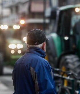 Αγροτικά μπλόκα: Πού σημειώνονται καθυστερήσεις - Ακυρώσεις έως και 50% σε καταλύματα 