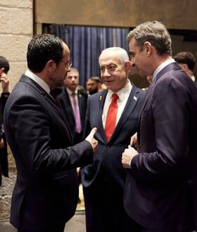 Νετανιάχου σε Τουρκία: Σε αυτούς που σκέφτονται αυτοκρατορίες λέμε «ούτε να το σκέφτεστε» - Οι δηλώσεις Μητσοτάκη στην Τριμερή