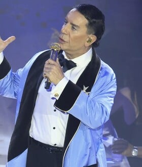 Μ’ έχεις κάνει θεό 