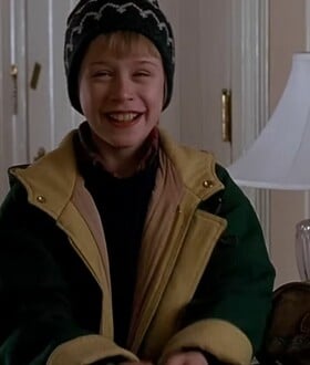 ΝΕΑ ΥΟΡΚΗ ΜΟΝΟΣ ΣΤΟ ΣΠΙΤΙ ΚΕΒΙΝ ΜΑΚΚΑΛΙΣΤΕΡ ΞΕΝΟΔΟΧΕΙΟ