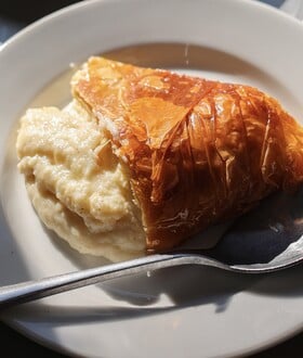 To γαλακτομπούρεκο του Πλυτά είναι το καλύτερο της Αθήνας