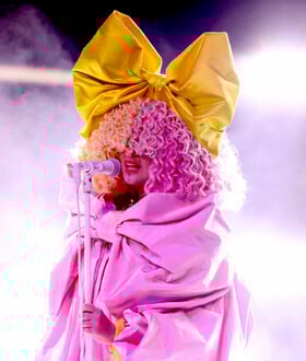 SIA MARIAH CAREY ALL I WANT FOR CHRISTMASS IS YOU 