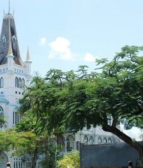 ΤΡΟΦΙΜΑ ΧΩΡΑ ΑΥΤΑΡΧΕΙΑ ΓΟΥΙΑΝΑ