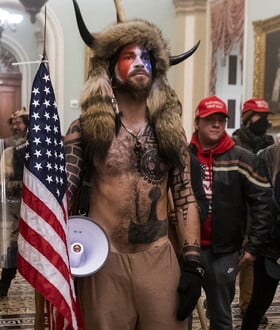 QANON SHAMAN ΗΠΑ ΤΡΑΜΠ ΑΡΙΖΟΝΑ