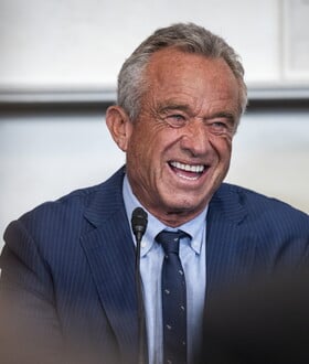 ΡΟΜΠΕΡΤ ΚΕΝΕΝΤΙ ΤΖΟΥΝΙΟΡ ΠΥΡΑΜΙΔΑ ΚΟΚΚΙΝΟ ΚΡΕΑΣ