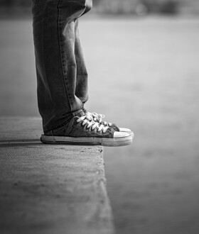 Τρεις αυτοκτονίες και μια κοινωνία που τις προσπερνά τόσο εύκολα