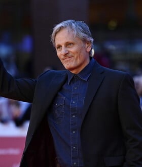 ΒΙΓΚΟ ΜΟΡΤΕΝΣΕΝ ΑΡΧΟΝΤΑΣ ΤΩΝ ΔΑΧΤΥΛΙΔΙΩΝ