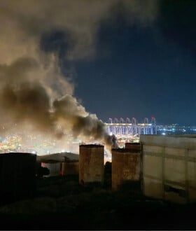 Φωτιά στο Πέραμα: «400 στρέμματα εύφλεκτων εγκαταστάσεων απείλησαν να τινάξουν στον αέρα όλη την Αττική», ξεσπά ο δήμαρχος