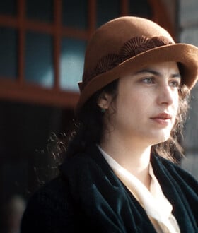 Μεγάλη Χίμαιρα: «Είμαι ηθοποιός, όχι πολιτικός» απαντά η Φωτεινή Πελούζο για τις ερωτικές σκηνές