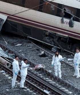 Ισπανία: Απόκοσμα βίντεο από το σιδηροδρομικό δυστύχημα - Σκοτάδι, χάος και απόγνωση