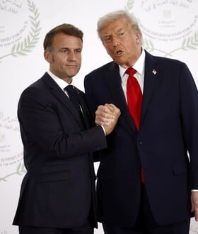 ΤΡΑΜΠ ΜΑΚΡΟΝ ΜΗΝΥΜΑ ΓΡΟΙΛΑΝΔΙΑ