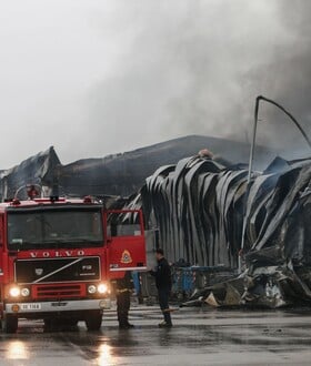 Τρίκαλα: Τέσσερις νεκρές εργαζόμενες από τη φωτιά - Τα πιθανά σενάρια για την έκρηξη στο εργοστάσιο