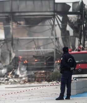 ΤΡΙΚΑΛΑ ΦΩΤΙΑ ΕΚΡΗΞΗ ΕΡΓΟΣΤΑΣΙΟ ΝΕΚΡΕΣ ΠΡΟΣΩΠΑ ΤΡΑΓΩΔΙΑΣ