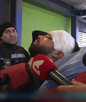 Τροχαίο στη Ρουμανία: Η στιγμή που οι δύο τραυματίες βγαίνουν από το νοσοκομείο για να επιστρέψουν στην Ελλάδα