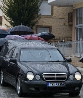 Έκρηξη στη Βιολάντα: «Μαμά σου πήραν άδικα τη ζωή» - Συγκίνηση στον επικήδειο του γιου της Αγάπης Μπουνόβα 