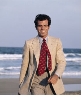 Η πτώση του Χούλιο Ιγκλέσιας: Πώς ο διάσημος τραγουδιστής χάθηκε στο δικό του Τρίγωνο των Βερμούδων