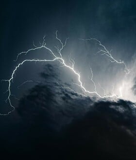 Τσατραφύλλιας: Το βράδυ ξεκινά η κακοκαιρία - Έρχονται ισχυρές καταιγίδες και πολλές χιονοπτώσεις