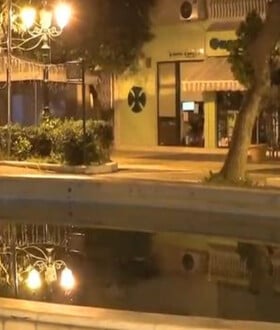 Καλλιθέα: «Δεν έβγαλε ο πατέρας το παιδί από το σιντριβάνι» - Διασωληνωμένη στη ΜΕΘ η 2χρονη