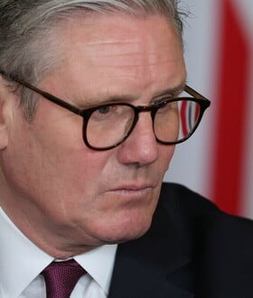 ΚΙΡ ΣΤΑΡΜΕΡ ΠΑΡΑΙΤΗΣΗ ΕΠΣΤΑΙΝ ΒΡΕΤΑΝΙΑ