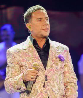 Γιώργος Μαζωνάκης: Ολοκληρώθηκε με επιτυχία το χειρουργείο του τραγουδιστή