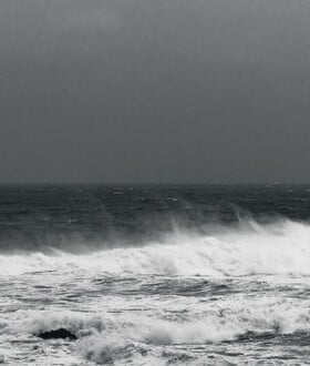 Καιρός: Έκτακτο δελτίο της ΕΜΥ - Έρχονται ισχυρές καταιγίδες, θυελλώδεις άνεμοι και αφρικανική σκόνη