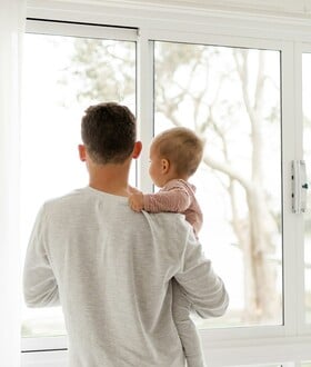 ΠΑΤΕΡΑΣ ΠΑΙΔΙ ΥΓΕΙΑ ΓΟΝΕΑΣ