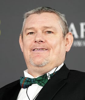 BAFTA ΤΟΥΡΕΤ ΤΖΟΝ ΝΤΕΙΒΙΝΤΣΟΝ