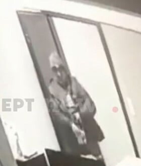 Κυψέλη: Βίντεο από τη στιγμή που ο 64χρονος έρχεται αντιμέτωπος με τη μητέρα των κοριτσιών