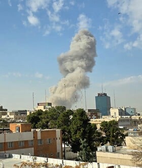 NYT: Σε εξέλιξη αμερικανικά πλήγματα εναντίον του Ιράν