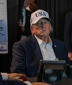 Ένας γέρος που βιάζεται: Η Γεωπολιτική Μετάλλαξη του Ντόναλντ Τραμπ