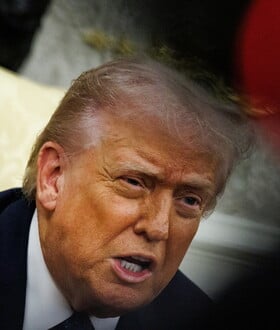 NETFLIX PARAMOUNT WARNER BROS ΝΤΟΝΑΛΝΤ ΤΡΑΜΠ