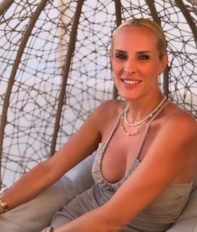 ΕΛΕΝΑ ΑΣΗΜΑΚΟΠΟΥΛΟΥ ΑΠΛΗΡΩΤΗ ΣΕ ΞΕΧΝΑΝΕ