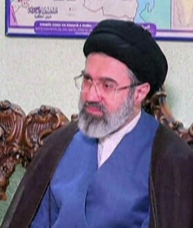 Μοτζτάμπα Χαμενεΐ: «Ο νέος ηγέτης τραυματίστηκε στον πόλεμο» μετέδωσε η κρατική τηλεόραση του Ιράν